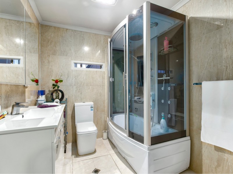 8 Rogers Parade West, Everton Park QLD 4053