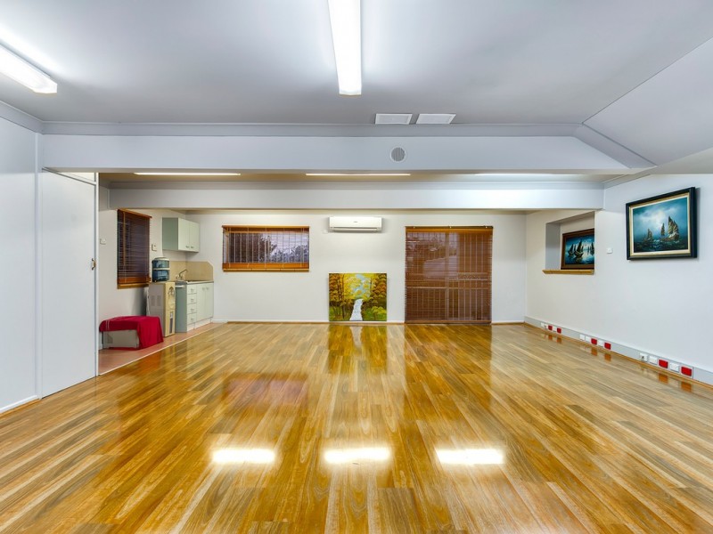 8 Rogers Parade West, Everton Park QLD 4053