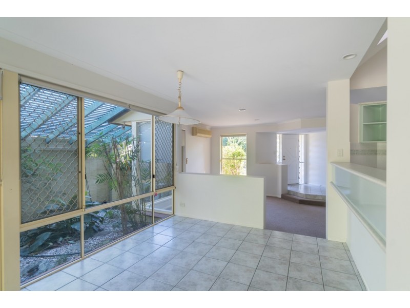 1 Redford Crescent, Mcdowall QLD 4053