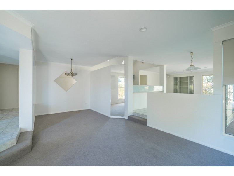 1 Redford Crescent, Mcdowall QLD 4053