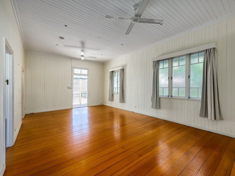 8 Fairleigh Street, Windsor QLD 4030