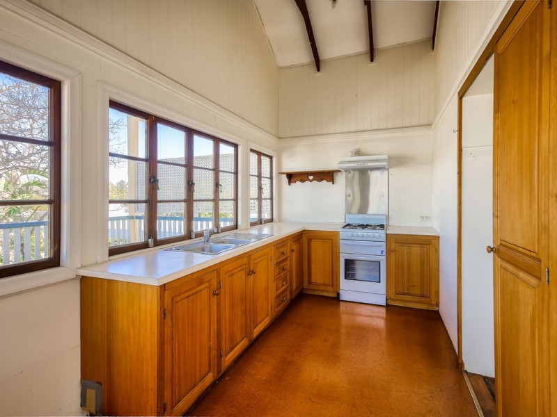 8 Fairleigh Street, Windsor QLD 4030