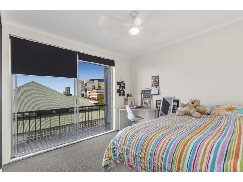 2/32 Garrick Terrace, Herston QLD 4006