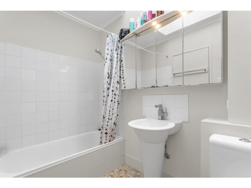 2/32 Garrick Terrace, Herston QLD 4006