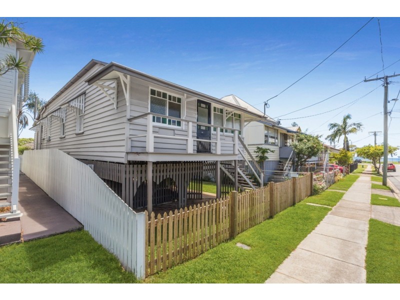15 Chestnut Street, Wynnum QLD 4178