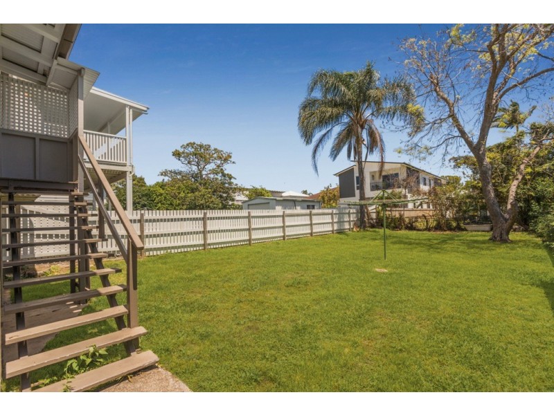 15 Chestnut Street, Wynnum QLD 4178