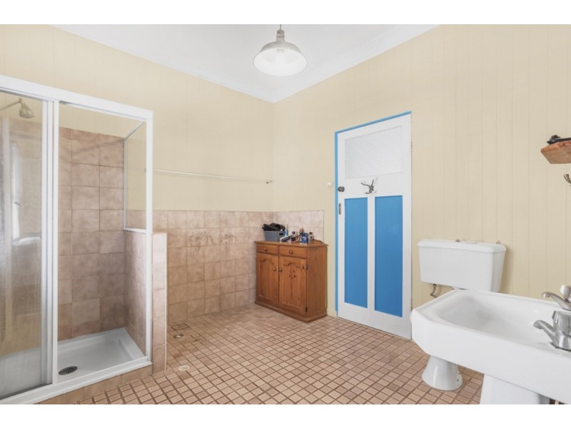 15 Chestnut Street, Wynnum QLD 4178