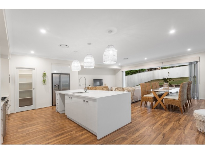 27 Fairleigh Street, Windsor QLD 4030