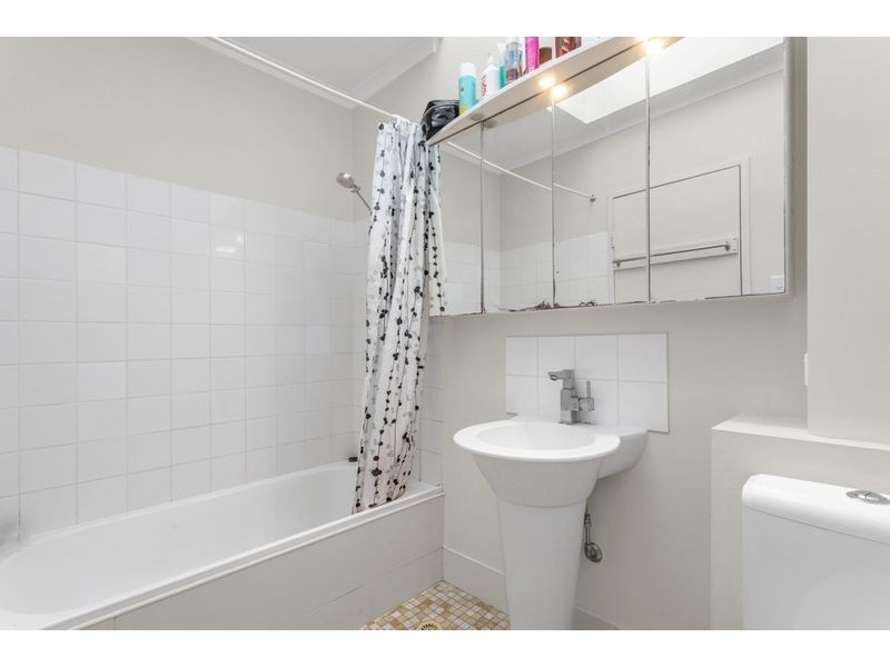 2/32 Garrick Terrace, Herston QLD 4006