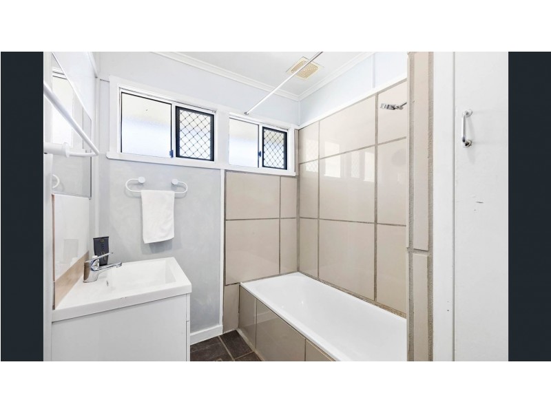 209 Appleby Road, Stafford Heights QLD 4053