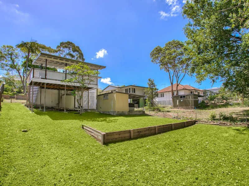 20 Normanton Street, Stafford Heights QLD 4053