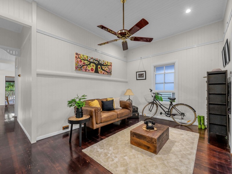 48 Ashgrove Crescent, Ashgrove QLD 4060