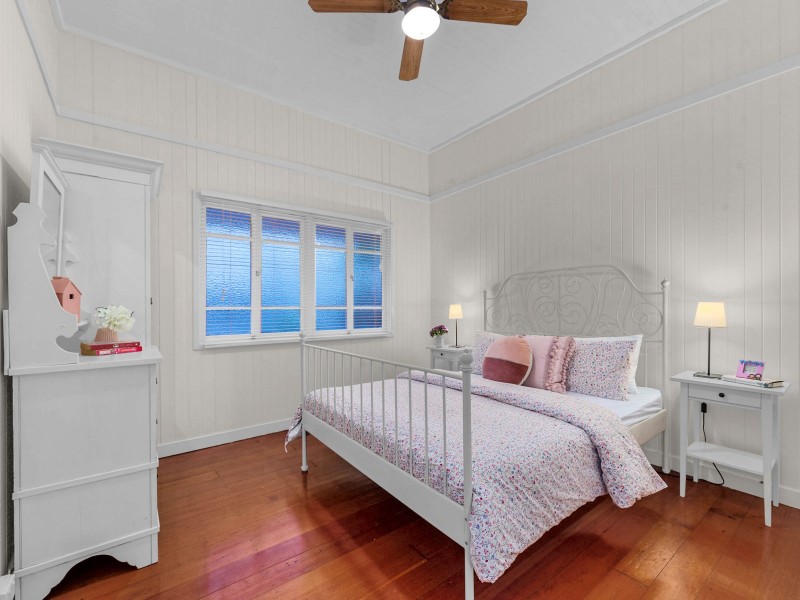 48 Ashgrove Crescent, Ashgrove QLD 4060