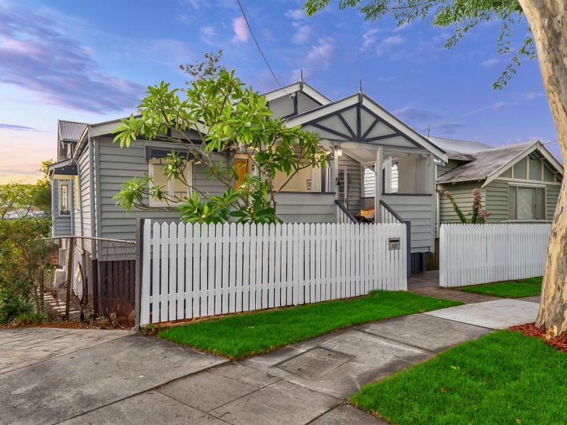 48 Ashgrove Crescent, Ashgrove QLD 4060