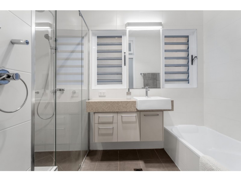 7 Handcroft Street, Wavell Heights QLD 4012