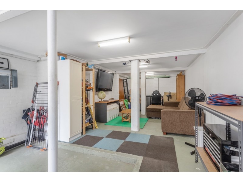 9 Woorama Road, The Gap QLD 4061