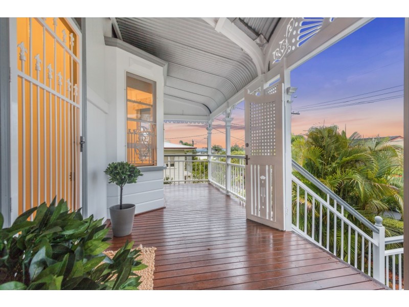 9 Roseby Avenue, Clayfield QLD 4011