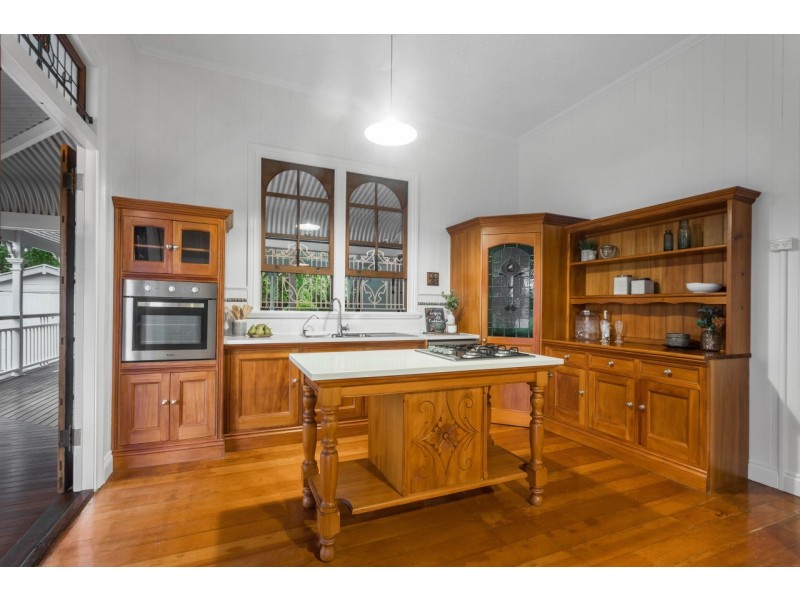 9 Roseby Avenue, Clayfield QLD 4011