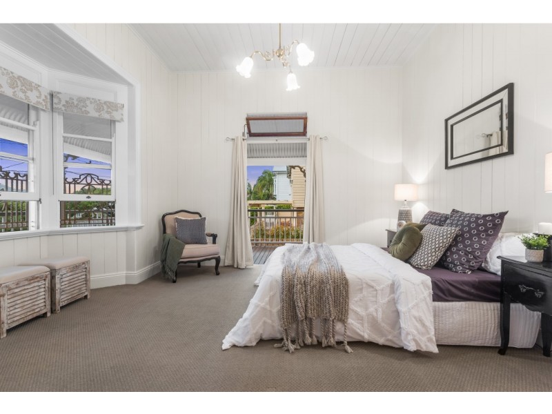 9 Roseby Avenue, Clayfield QLD 4011