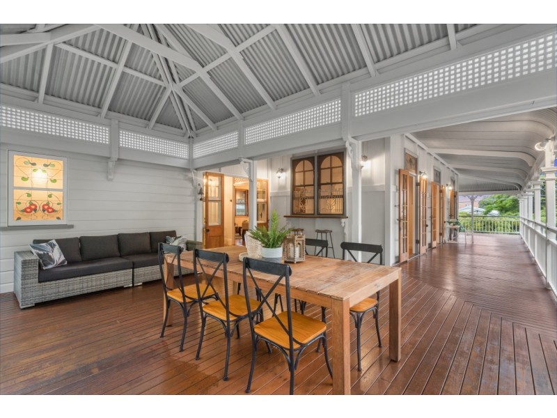 9 Roseby Avenue, Clayfield QLD 4011