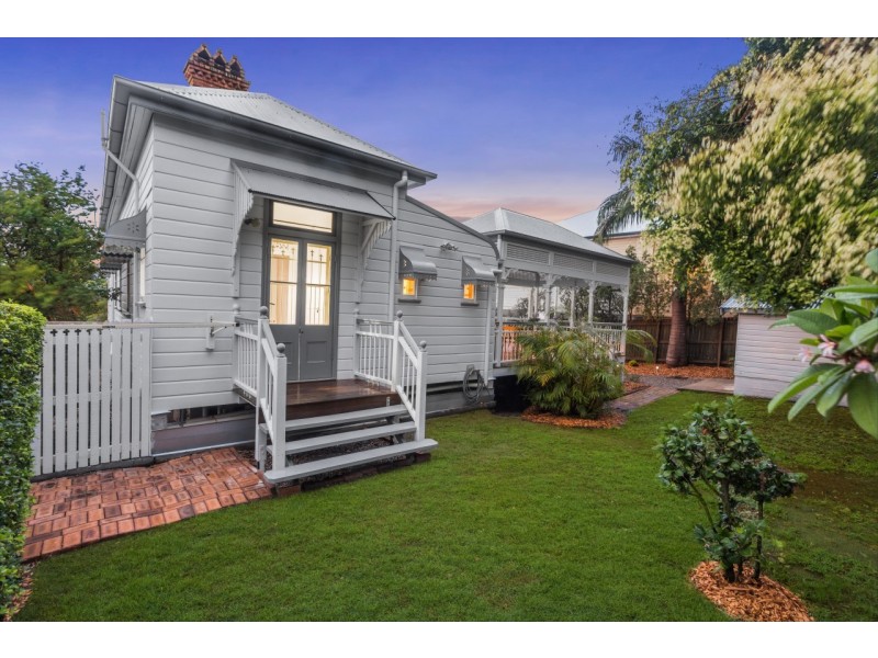 9 Roseby Avenue, Clayfield QLD 4011