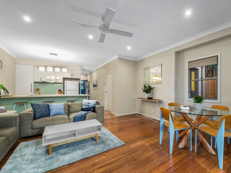 2/76 Rose Lane, Gordon Park QLD 4031