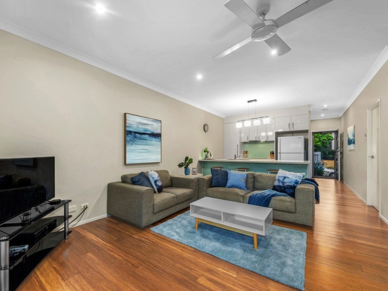 2/76 Rose Lane, Gordon Park QLD 4031