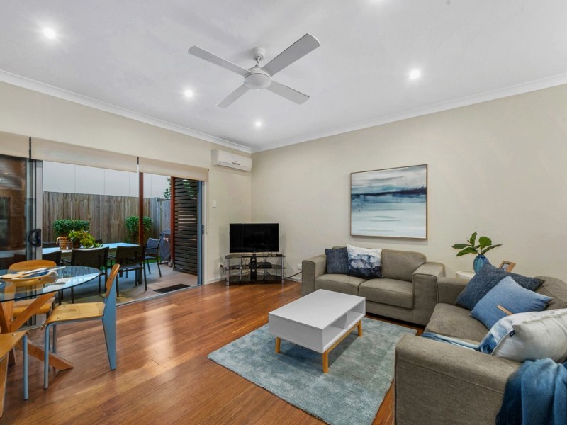 2/76 Rose Lane, Gordon Park QLD 4031