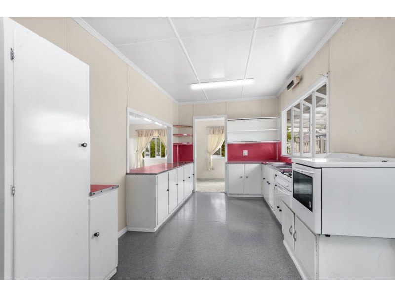 4 Alcester Street, Grange QLD 4051