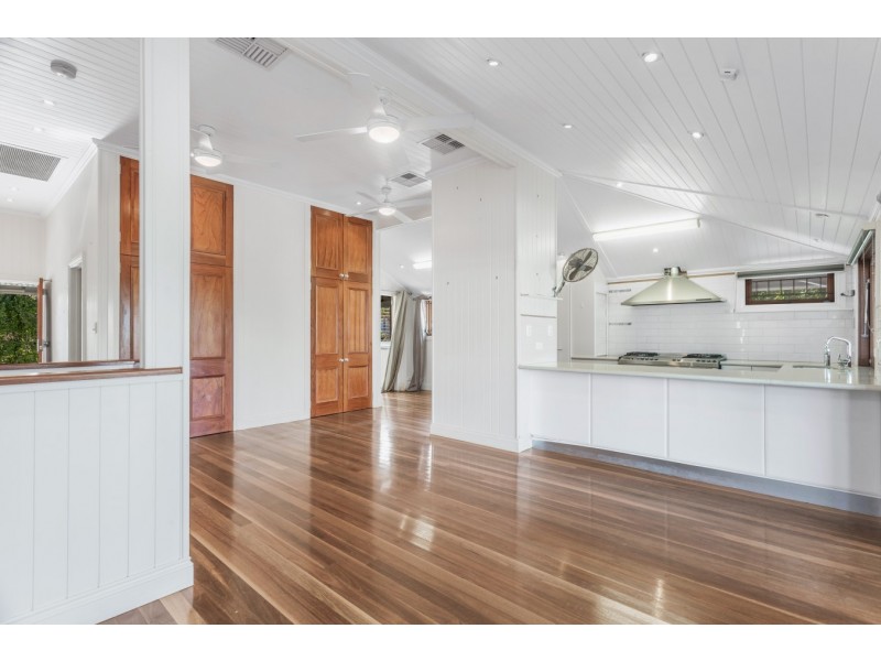 22 South Street, Newmarket QLD 4051