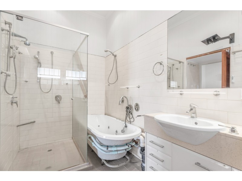 22 South Street, Newmarket QLD 4051