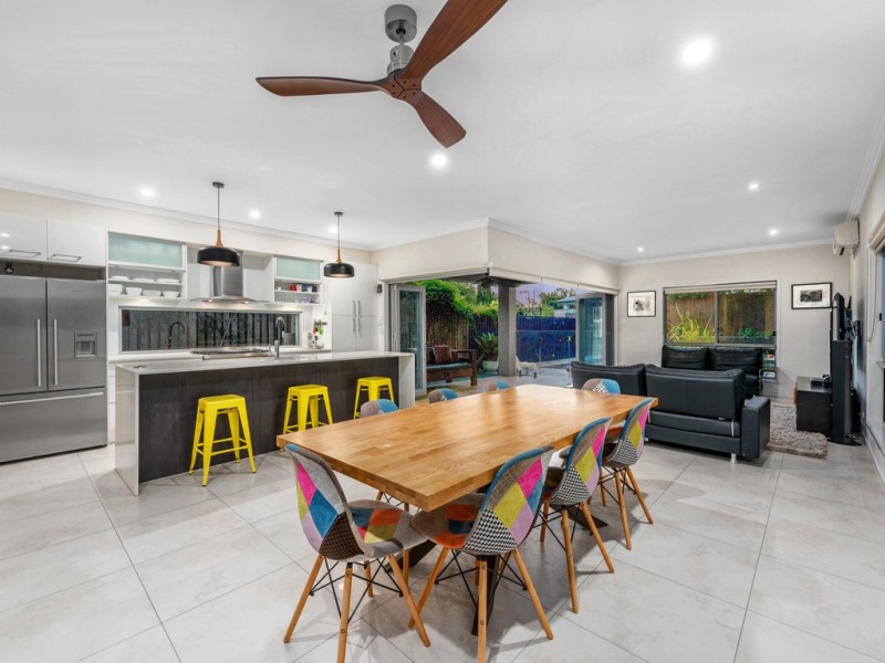 69 Lancelot Street, Tennyson QLD 4105