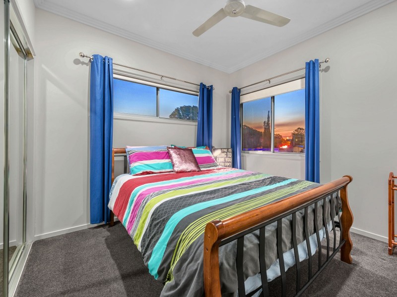 69 Lancelot Street, Tennyson QLD 4105