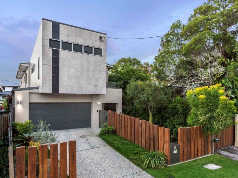 69 Lancelot Street, Tennyson QLD 4105