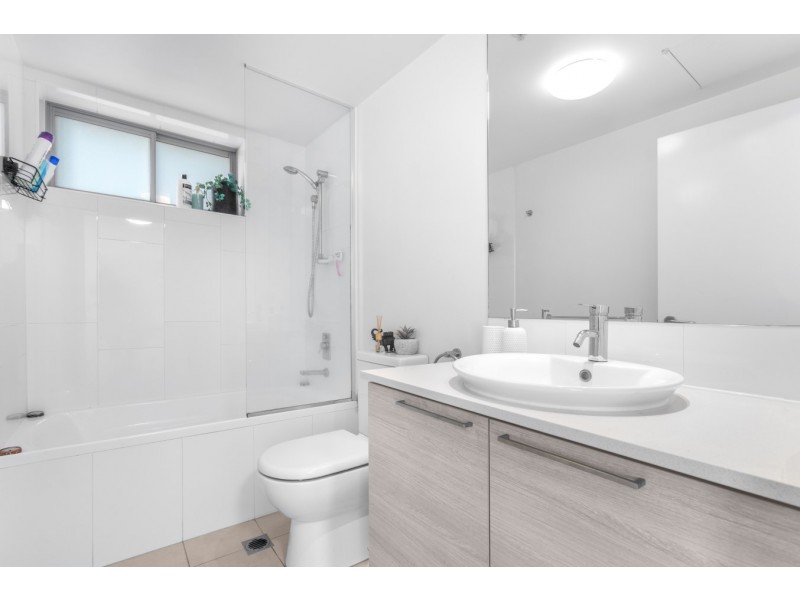 10506/8 Harbour Road, Hamilton QLD 4007