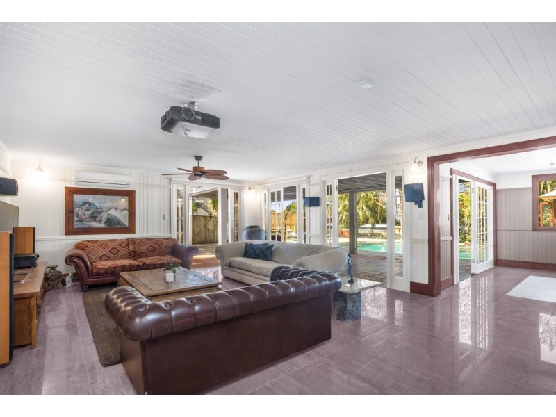 9 Meecham Street, Grange QLD 4051