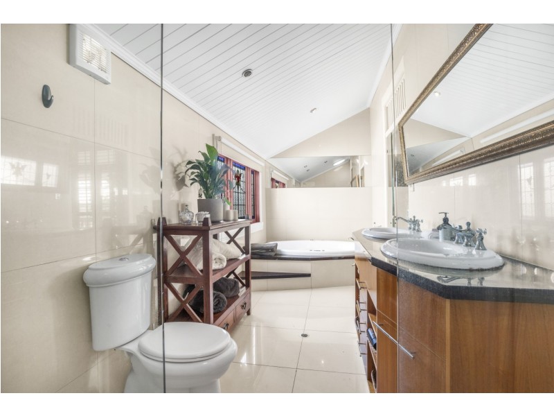 9 Meecham Street, Grange QLD 4051