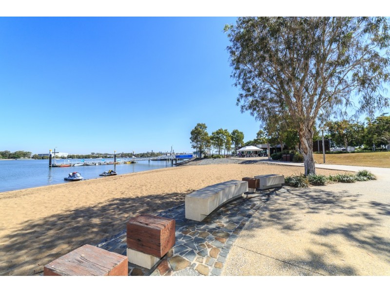 3111/126 Parkside Circuit, Hamilton QLD 4007