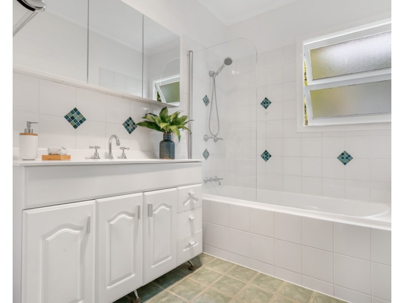 35 Narellan Street, Arana Hills QLD 4054