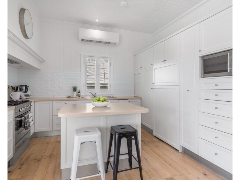 66 Hipwood Road, Hamilton QLD 4007