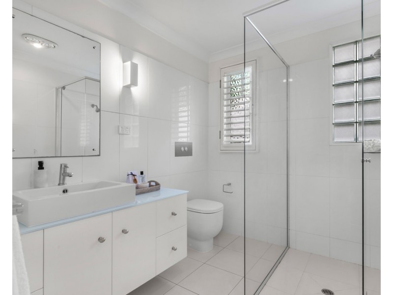 66 Hipwood Road, Hamilton QLD 4007