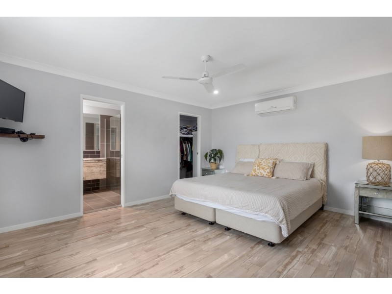 31 Walkers Road, Everton Hills QLD 4053