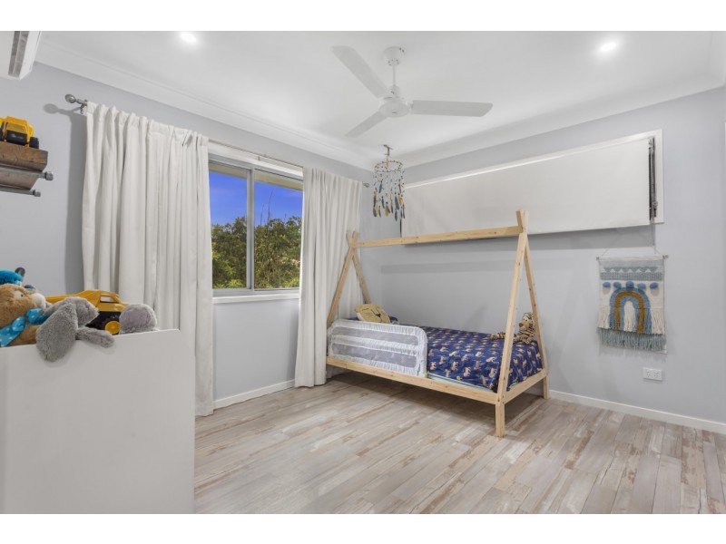 31 Walkers Road, Everton Hills QLD 4053