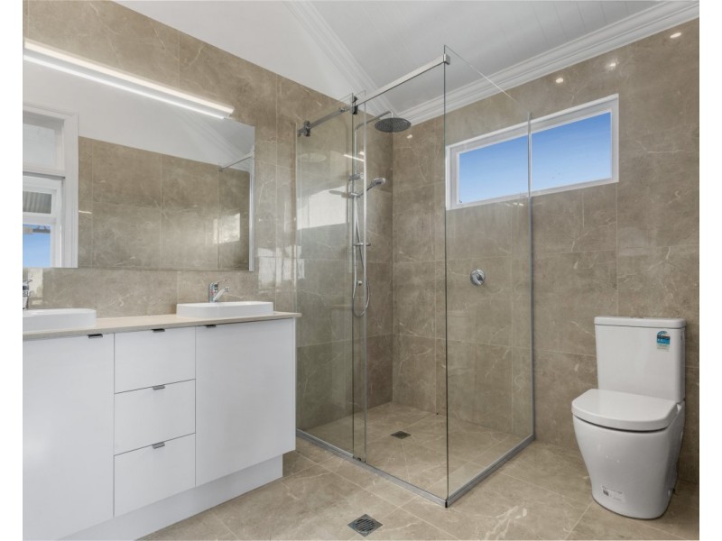 16 Campbell Terrace, Wavell Heights QLD 4012