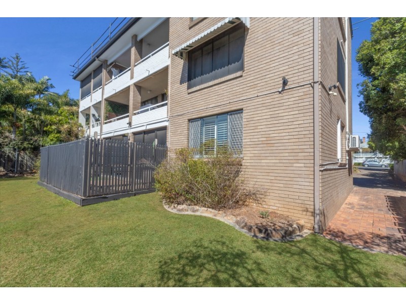2/20 Winifred Street, Clayfield QLD 4011