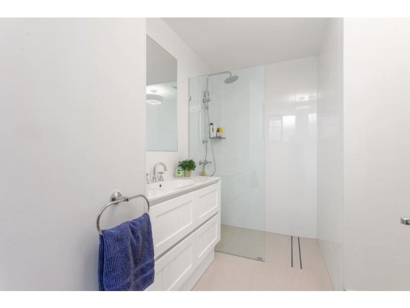 2/20 Winifred Street, Clayfield QLD 4011