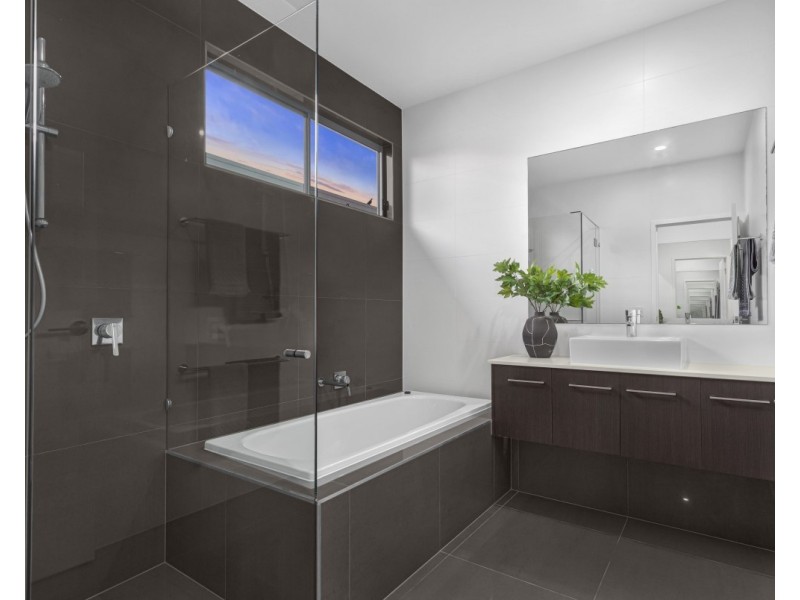 13 Long Street, Hendra QLD 4011