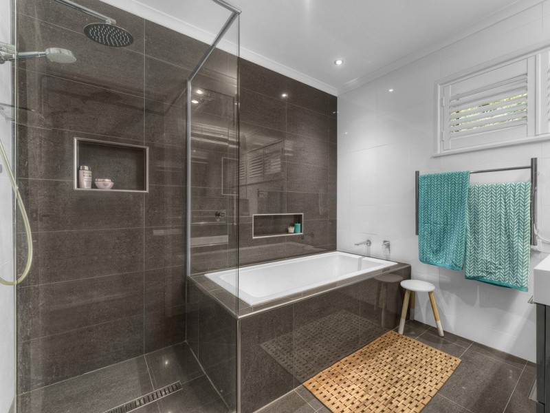 104 Niven Street, Stafford Heights QLD 4053