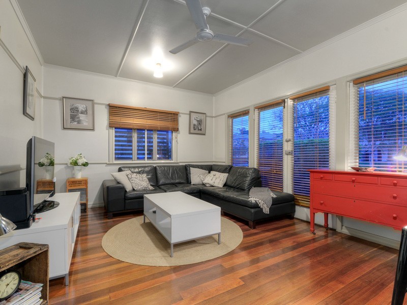 65 Eleventh Avenue, Kedron QLD 4031