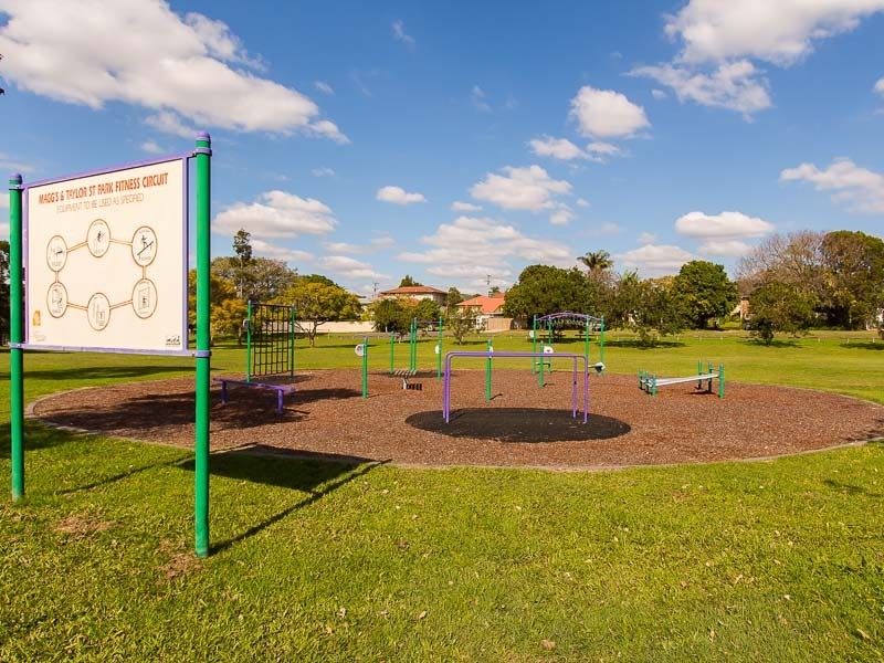 10 Zeehan Street, Wavell Heights QLD 4012